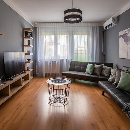 Center Home Apartman Орошхаза Экстерьер фото